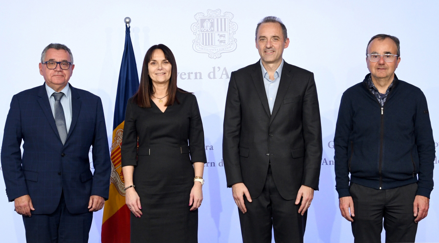 Albert Moles, de FEDA; la ministra Mònica Bonell; Jordi Nadal, d'Andorra Telecom; i Josep Segura (SFGA)
