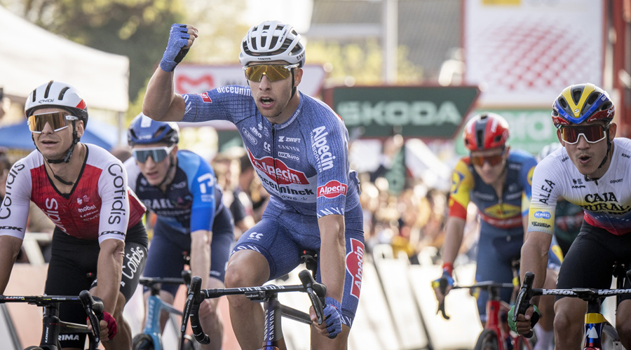 Axel Laurance (Deceuninck-Alpecin) guanyador de la 5a etapa ( Volta Ciclista a Catalunya)