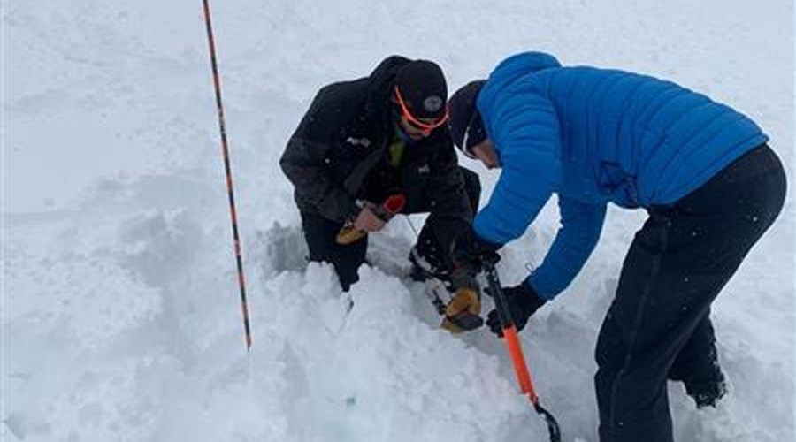 Els policies realitzant la formació (Policia d'Andorra)