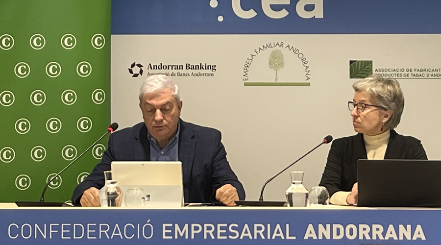 El president de la CEA, Gerard Cadena, presentant els premis que atorga la patronal (CEA)