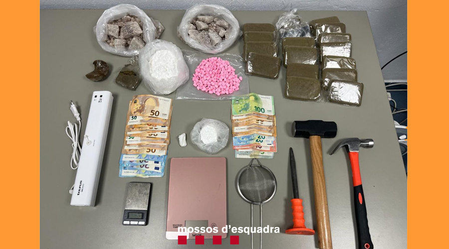 Droga i diners intervinguts a la Val d'Aran per la Policia catalana (Foto: Mossos d'Esquadra)