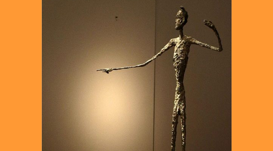 Escultura "L'homme au doigt", d'Alberto Giacometti, venuda per 165,2 milions de dòlars, la més cara del món