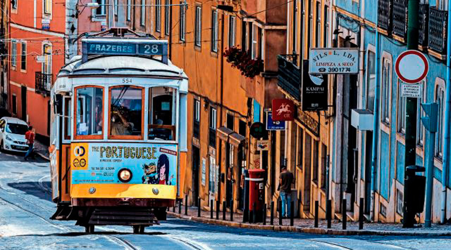 El tramvia 28 a Lisboa, la capital de Portugal (iStock)