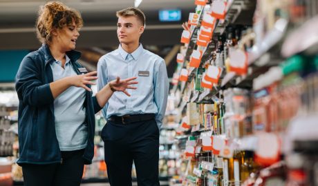 Treballadors d'un centre comercial