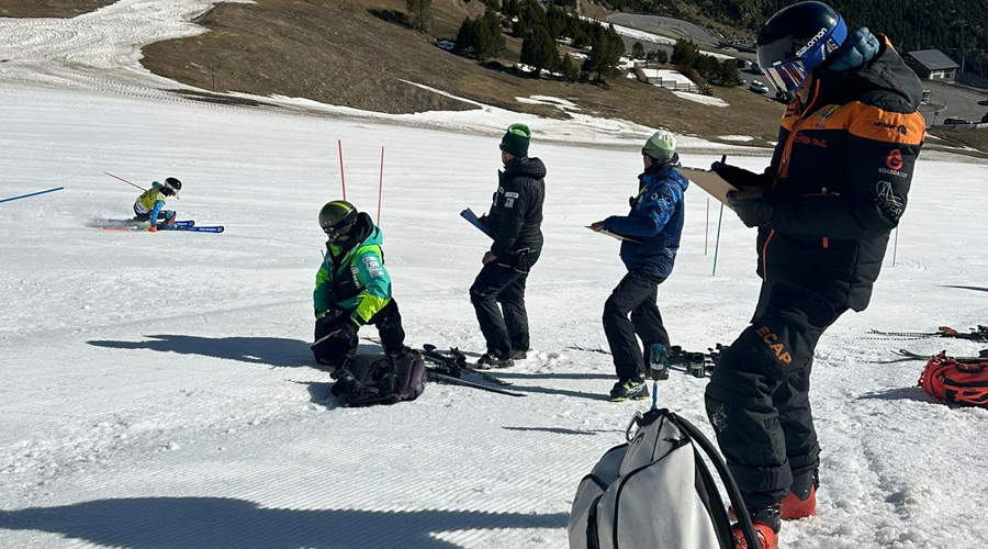 Proves tècniques a joves que aspiren entrar a l'Esquí Estudi Batxillerat Esportiu -EEBE- (FAE)