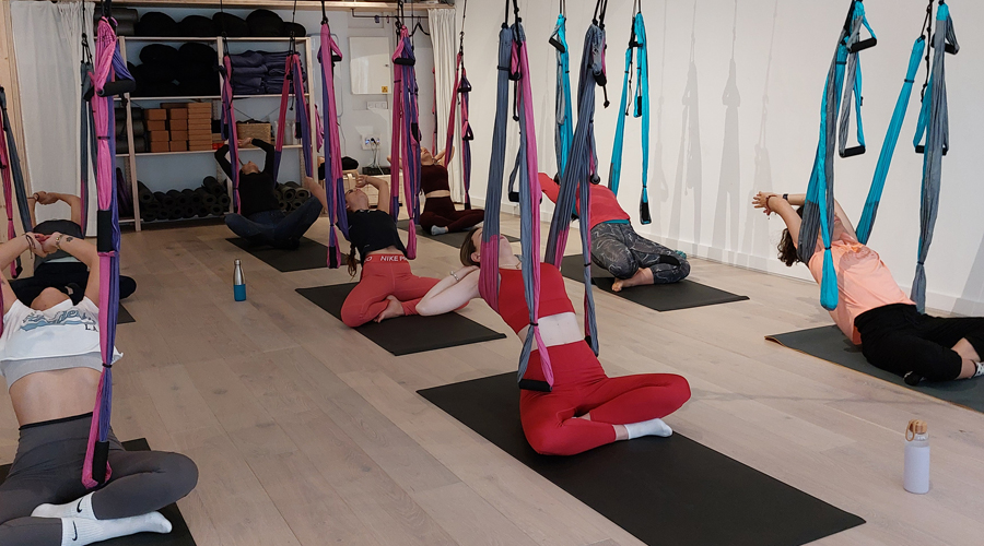 Una sessió d'aeroioga (Carnet Jove Andorra)