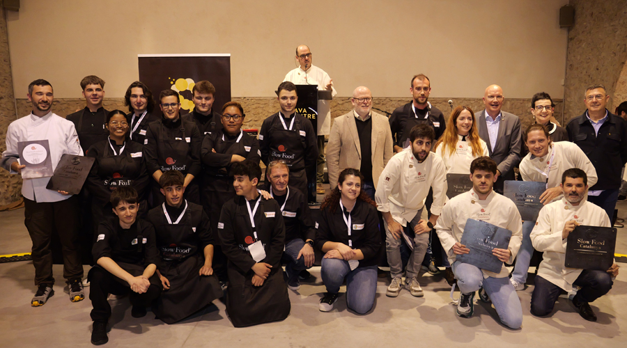 Atorgament del distintiu Slow Food Catalunya a l'Escola de Cuina del Pallars (Foto: Slow Food Catalunya)