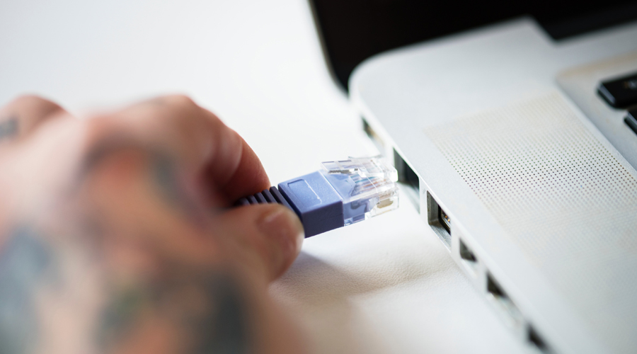 La intel·ligència artificial està revolucionant la indústria de fabricació (Rawpixel - Unsplash)