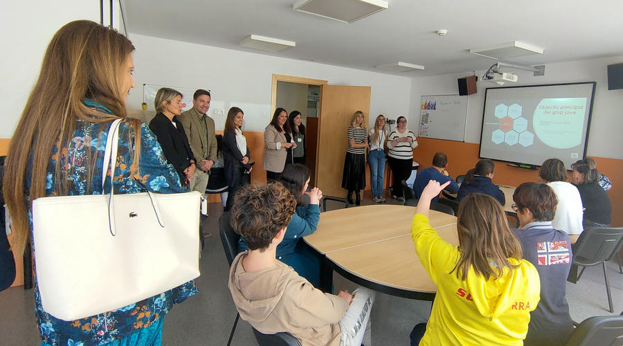 Els membres de les entitats espanyoles visitant l'FPNSM. Foto: Fundació