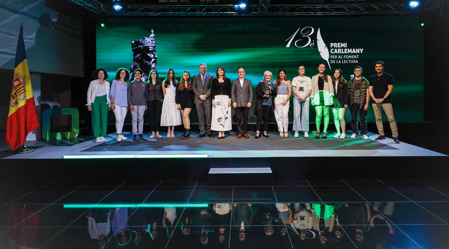Les autoritats i les protagonistes del 13è Premi Carlemany per al Foment de la Lectura (SFGA)