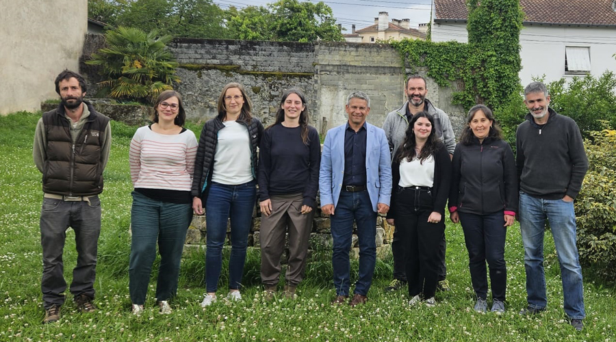 Foto de grup de socis del projecte Desbosiguem! (Govern.cat)