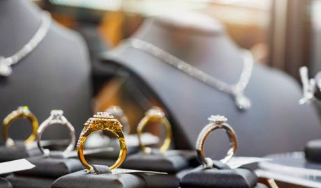 Unes joies en un aparador