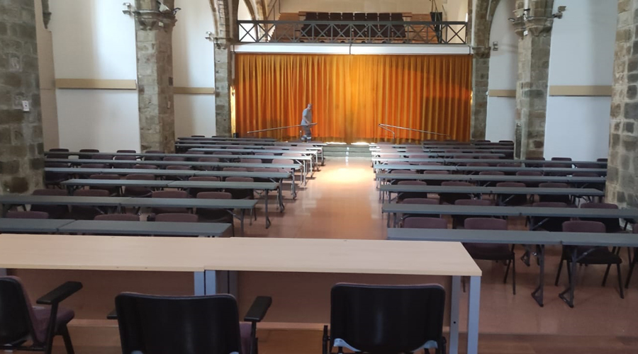 La sala Sant Domènec, a punt per a acollir els alumnes (Aj. la Seu)