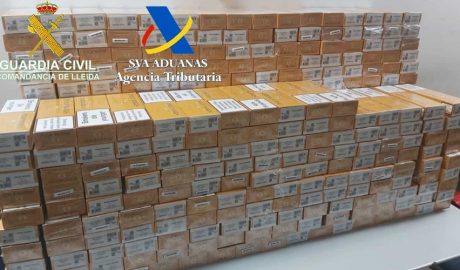 Els 4.000 paquets de tabac intervinguts a la Duana de la Farga de Moles