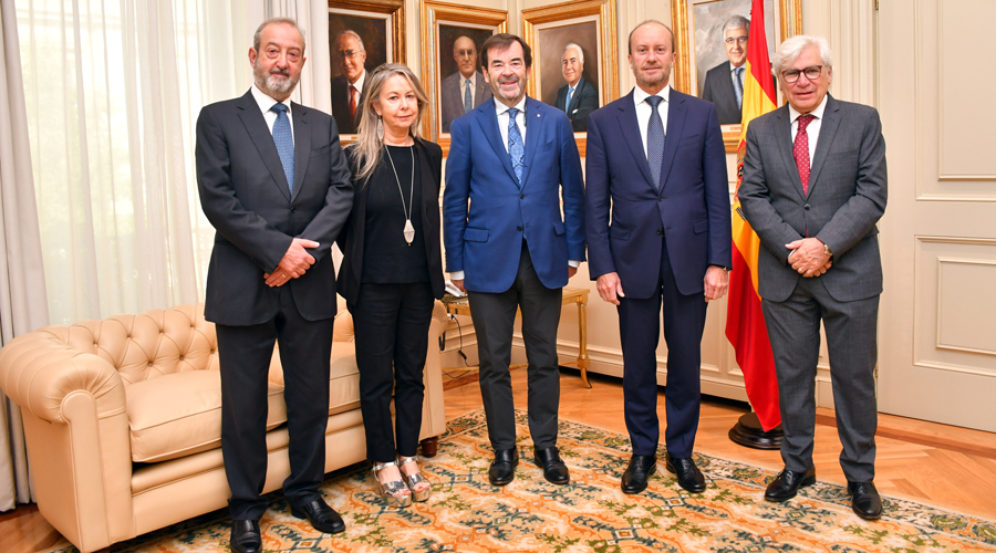 Josep Maria Rossell, segon per la dreta, en la visita realitzada al CSPJ (CSJ)