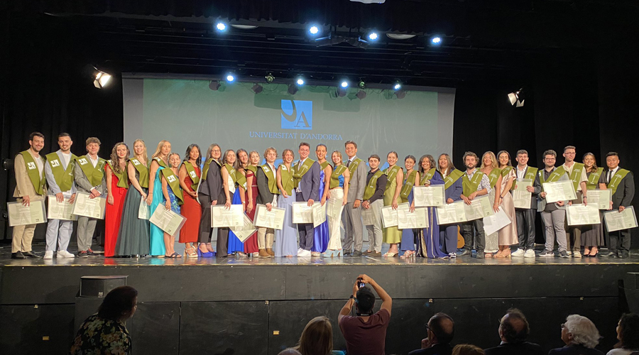 Acte de fi de carrera de les promocions de 2024 (UdA)