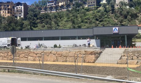 Obres d'urbanització a l'entorn del nou supermercat Aldi de la Seu