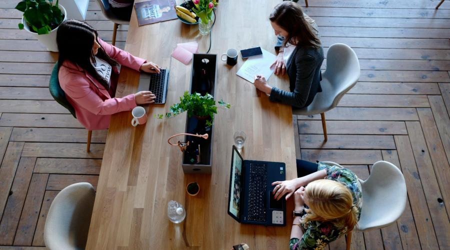 Un espai de treball compartit o coworking (SFGA)