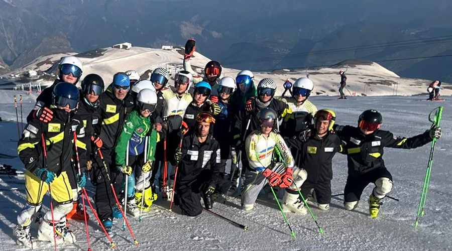 El grup U16 a les Deux Alpes (FAE)
