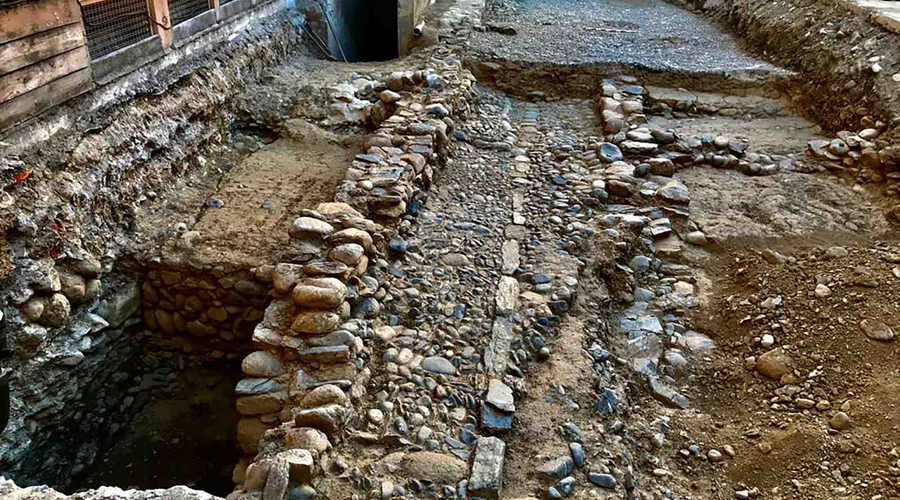 Jaciment del pati de les Monges a la Seu (Espai Ermengol)