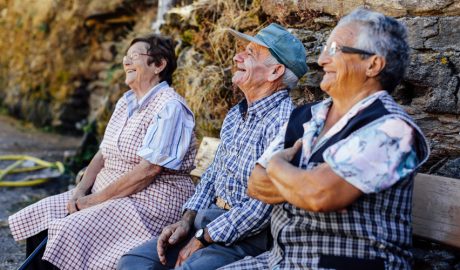 Tres persones jubilades