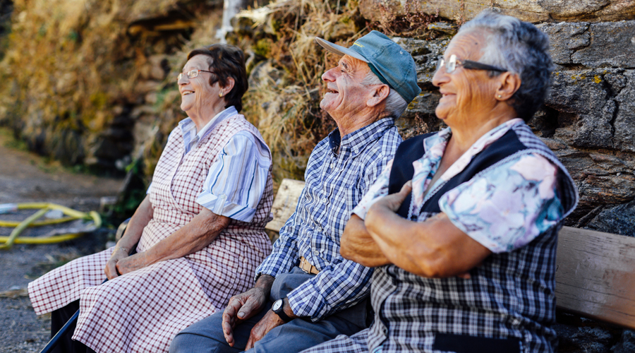 Tres persones jubilades (AMIC)
