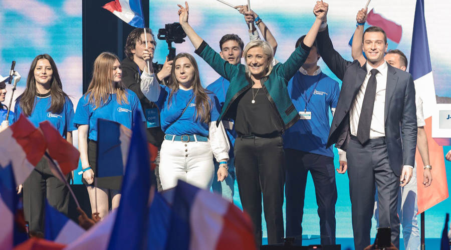 Marine Le Pen no amaga la seva alegria