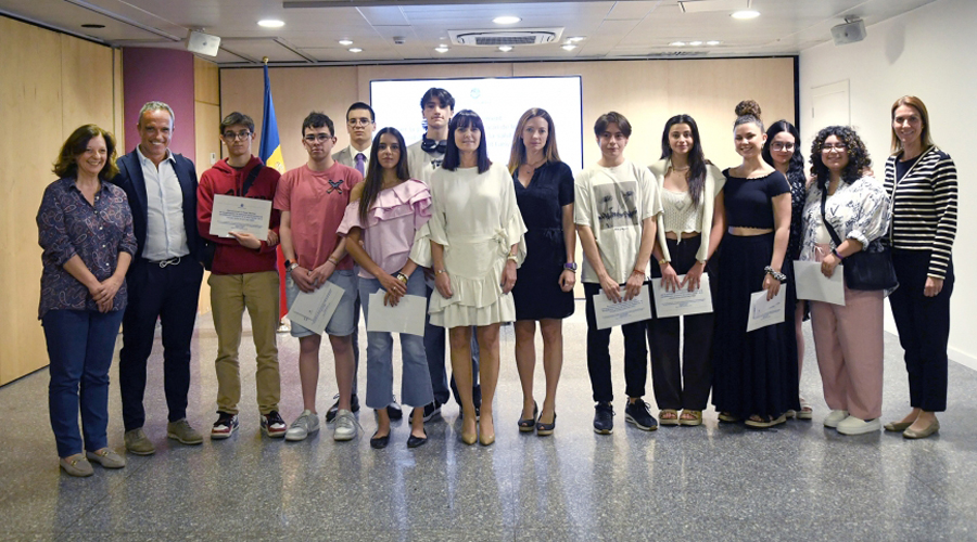 Al centre de la imatge, les ministres Mònica Bonell i Helena Mas (SFGA)