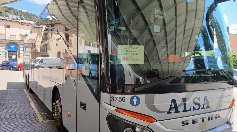 Un autobús de la línia la Seu - Oliana (CCAU)