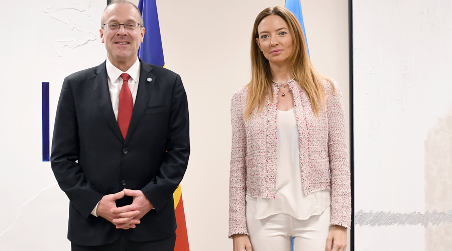 Trobada entre el director regional de l'OMS per a Europa i la ministra de Salut (SFGA)