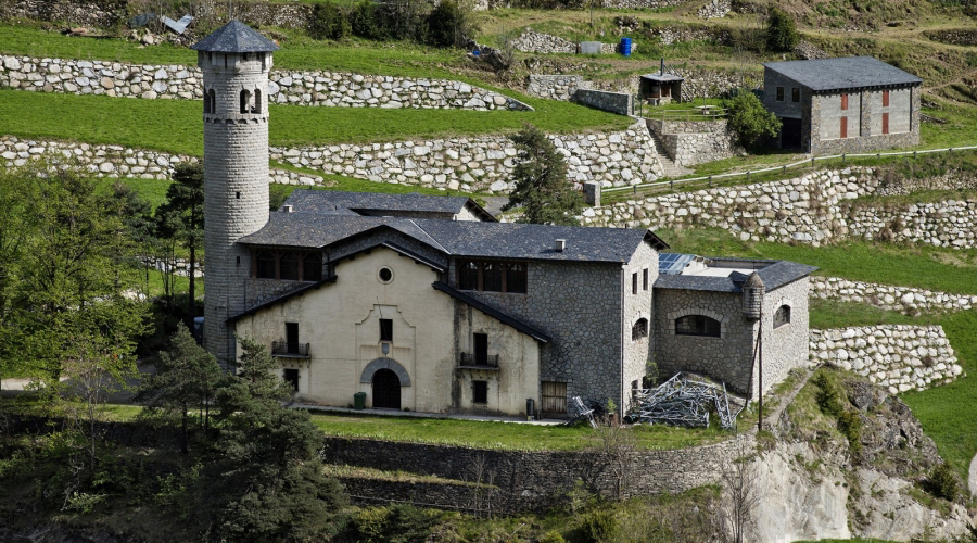 Edifici de l'antiga Ràdio Andorra, a Encamp (SFGA)