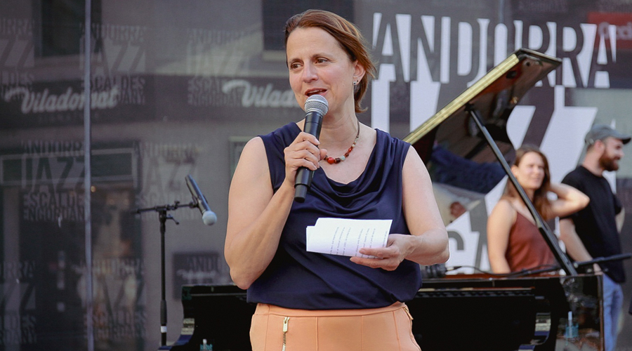 Rosa Gili en la inauguració del Festival de Jazz (comuee)