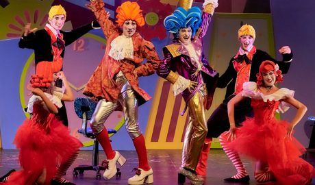 ‘El vestit POP de l’emperador’, de @larodaproduccions