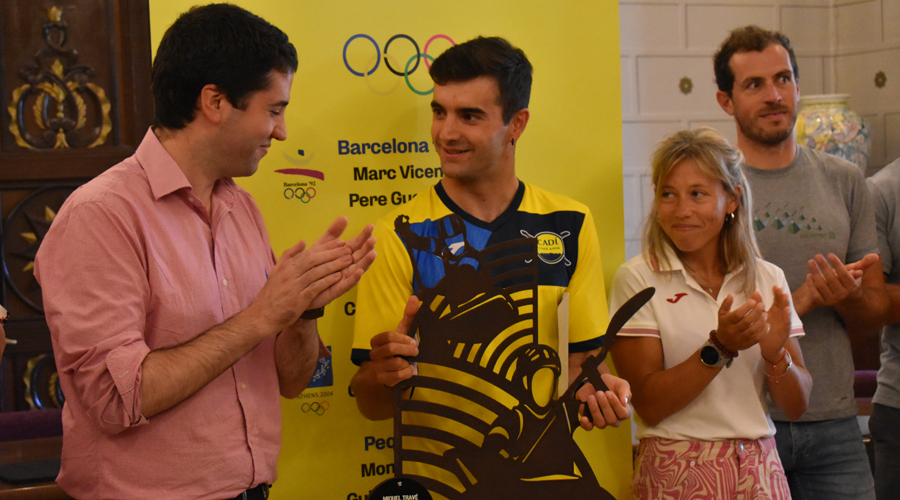 L'alcalde de la Seu amb el palista del Club Cadí Canöe Kayak, Miquel Travé (Aj. la Seu)