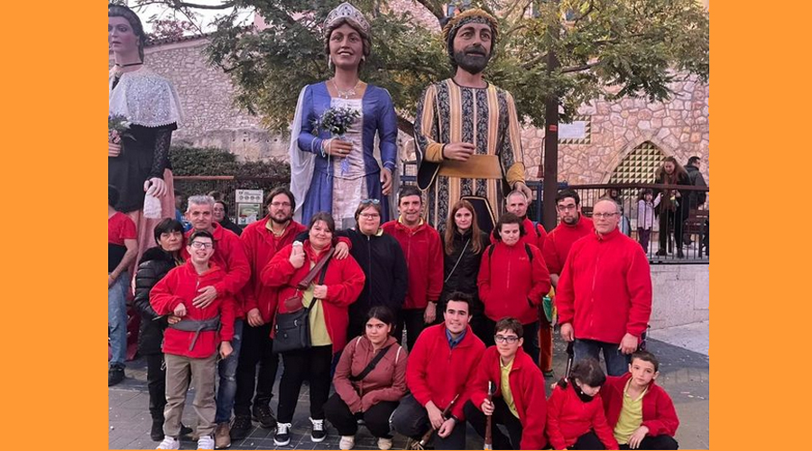 La Colla de Geganters i Grallers de la Seu, en una de les sortides d'enguany (Foto: Geganters La Seu)