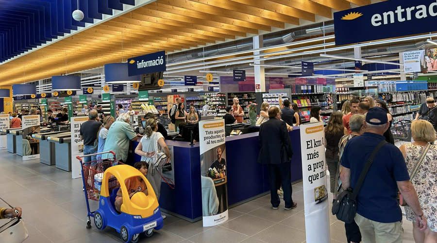 Interior del nou supermercat Esclat de la Seu d'Urgell (RàdioSeu)