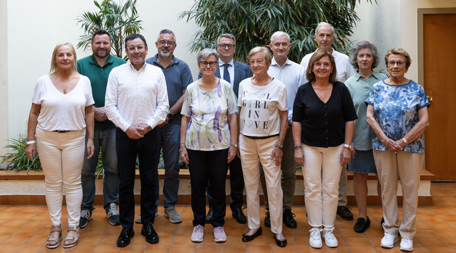 La comissió permanent de Càritas Andorrana amb la seva presidenta, tercera per l'esquerra