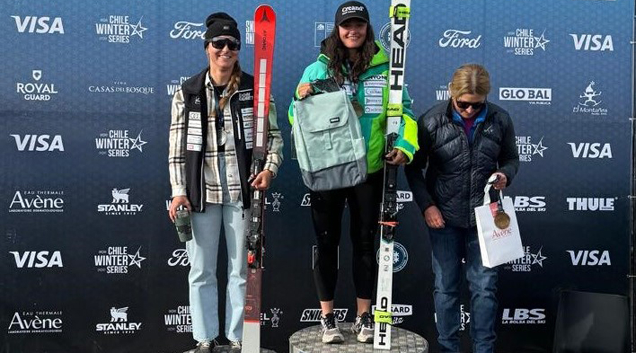 Jordina Caminal, en el més alt del podi en guanyar el supergegant (FAE)