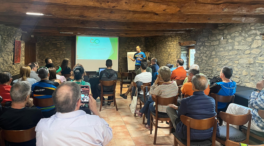 Xerrada durant la primera trobada de Vetlladors (CCAU)