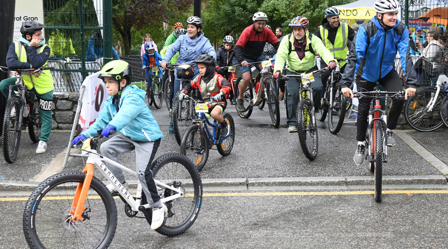 Alguns dels participants a la bicicletada de la Massana (SFGA)