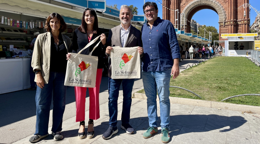 Mònica Bonell -segona per l'esquerra- i al seu costat, Jaume Collboni (SFGA)