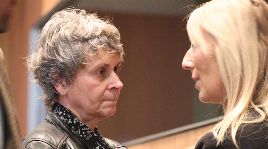 Susanna Vela en una imatge amb la subsíndica, Sandra Codina. Foto: PS