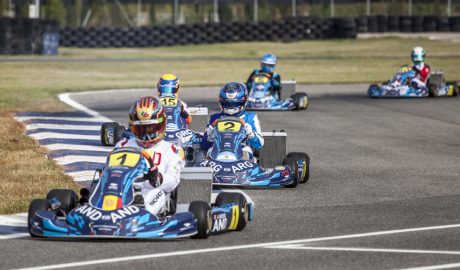En primer terme, el pilot andorrà, Àlex Machado