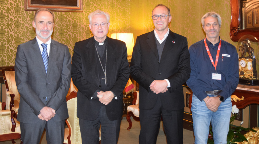 El copríncep episcopal amb els directius de la Creu Roja Andorrana (Bisbat d'Urgell)