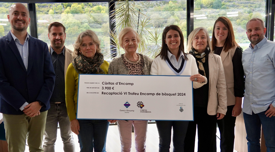 Lliurament del xec a Càritas Encamp (Comú d'Encamp)