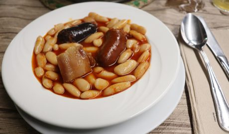 Un plat de favada asturiana