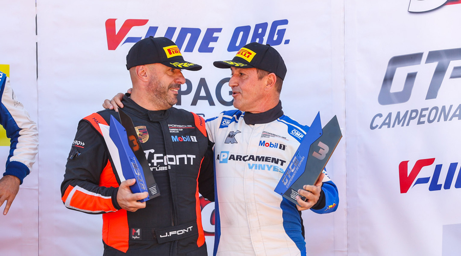 Jaume Font i Joan Vinyes, al podi, sent tercers a la primera cursa i quarts a la segona (FotoEsport)