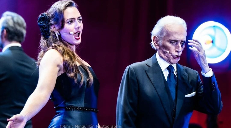 La mezzosoprano, Maria Soler i, al seu costat, el tenor Josep Carreras (Enric Minguillón)