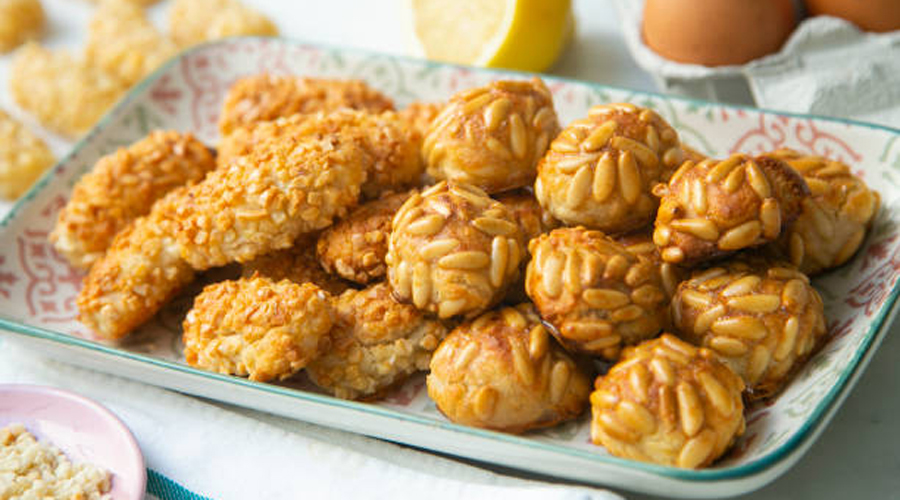 Una safata de panellets (iStock)