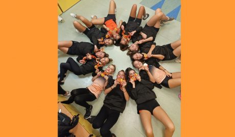 Gimnastes andorranes amb les seves medalles aconseguides a Eslovènia